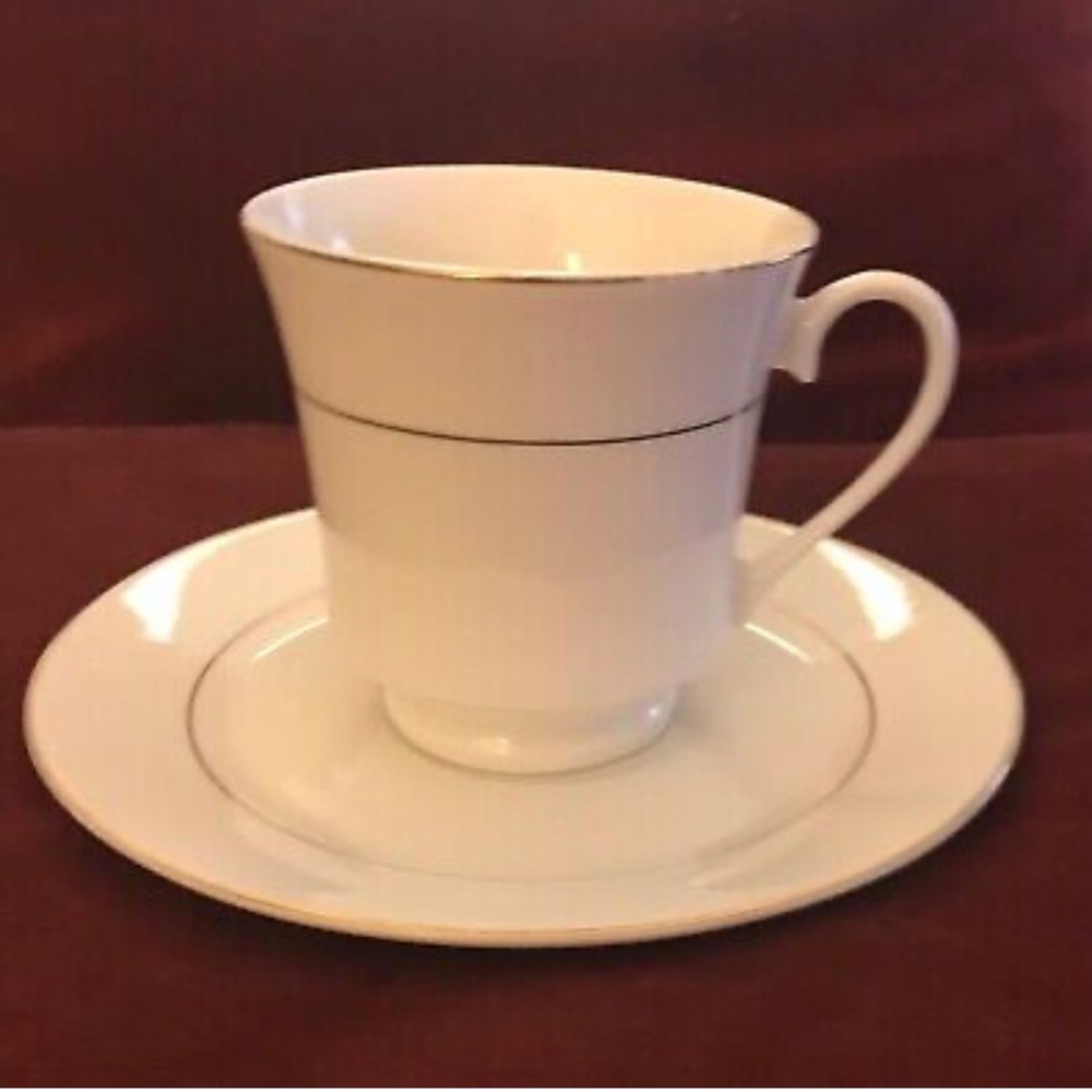 Home  Essentials 4 6oz  tea/coffee cups with 4 saucers, White With Gold Trim